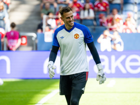 Vitek leaves Man Utd for Middlesbrough