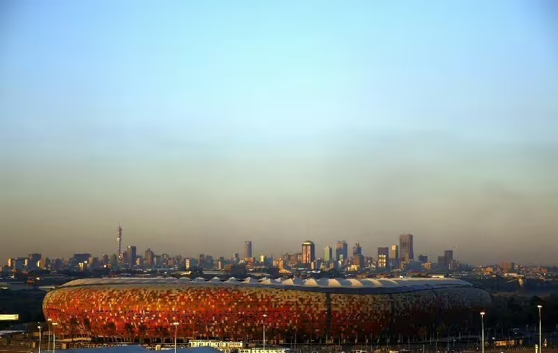 Dezesseis anos da Copa do Mundo na África do Sul: Estádios vazios e jovens sem futuro