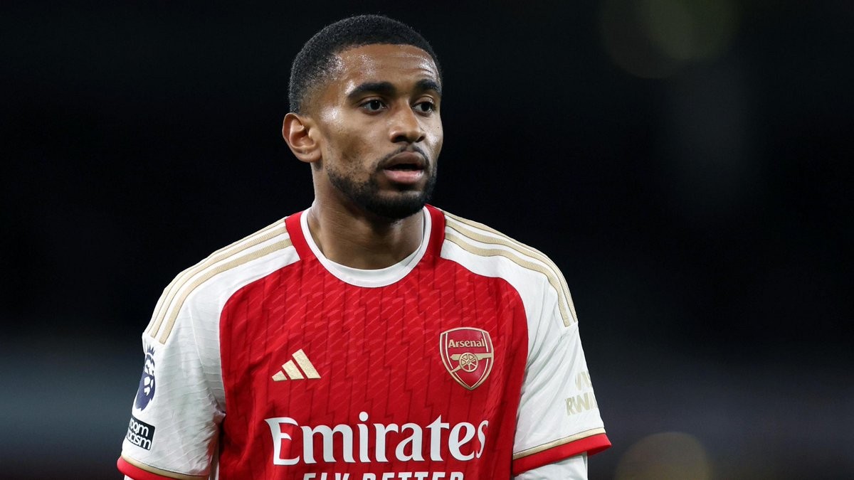 Sky Sports : West Ham s'intéresse à Reiss Nelson d'Arsenal et se renseigne sur les conditions d'un prêt
