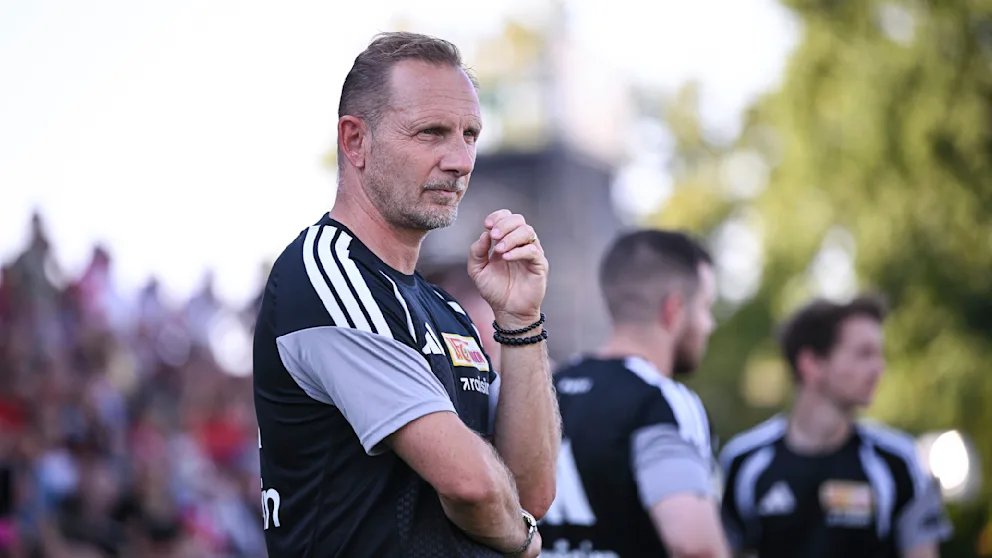 Entrenador de Union Berlin bromea: "Si me dan más pizza hawaiana, renuncio"