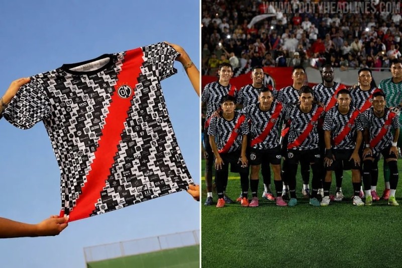 ペルーのサッカーチーム、千のスポンサーロゴ入りユニフォームで破産危機を乗り越える