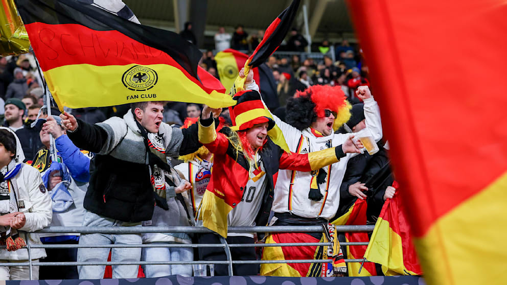 Bild: Deutschland führt Stehplätze im Nationalstadion für 18 Euro wieder ein