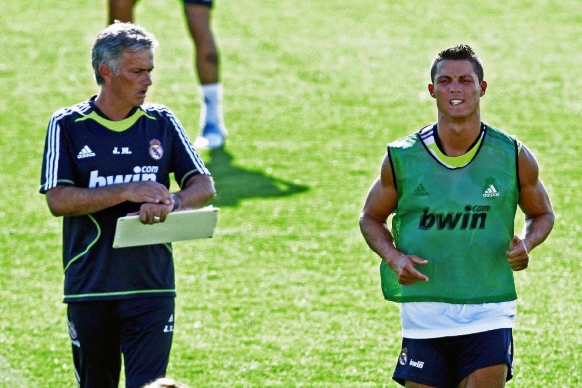 Mourinho: No puedo enseñarle a Ramos a cabecear ni a Cristiano a marcar goles