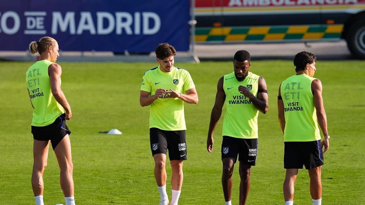 Alvarez and entourage upset Simeone did not help his move to Barcelona