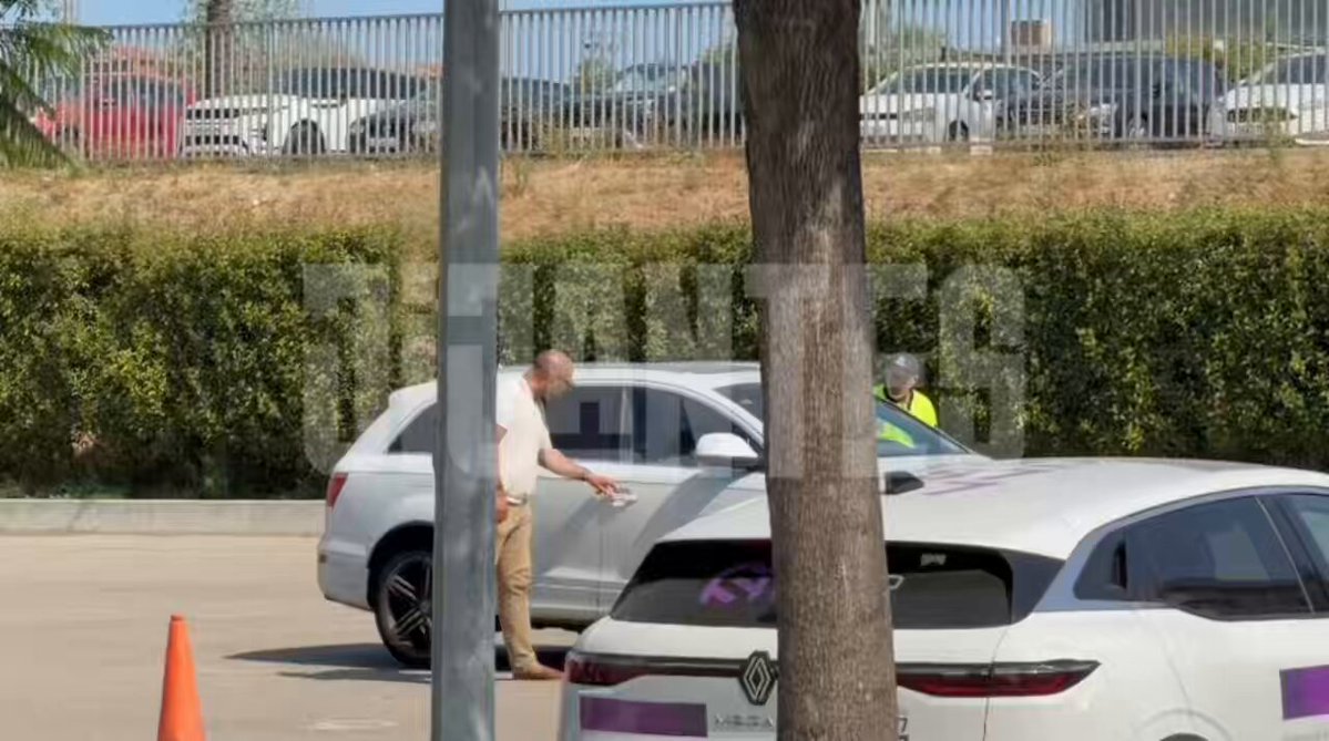 Kounde's agent visits ciutat esportiva amid transfer rumors