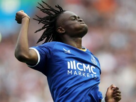 Newcastle United 1-3 Everton: George stunner highlights morale-boosting win for Moyes' men