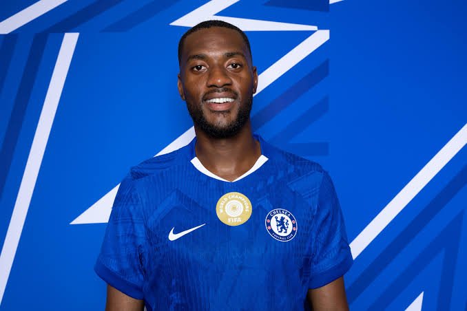 Plusieurs clubs de Premier League et Benfica s'intéressent à Tosin Adarabioyo