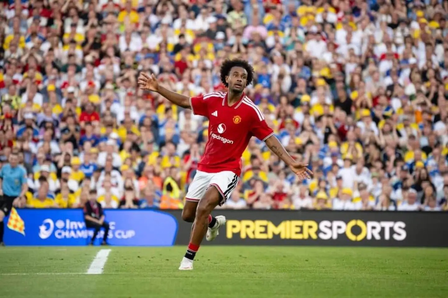TA : Zirkzee a prouvé sa valeur en match de préparation, il serait très utile à Man United s'il restait