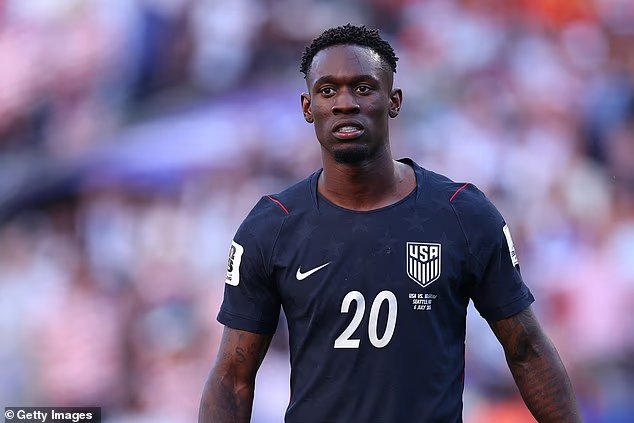Le Telegraph: Tottenham nie poursuivre Balogun