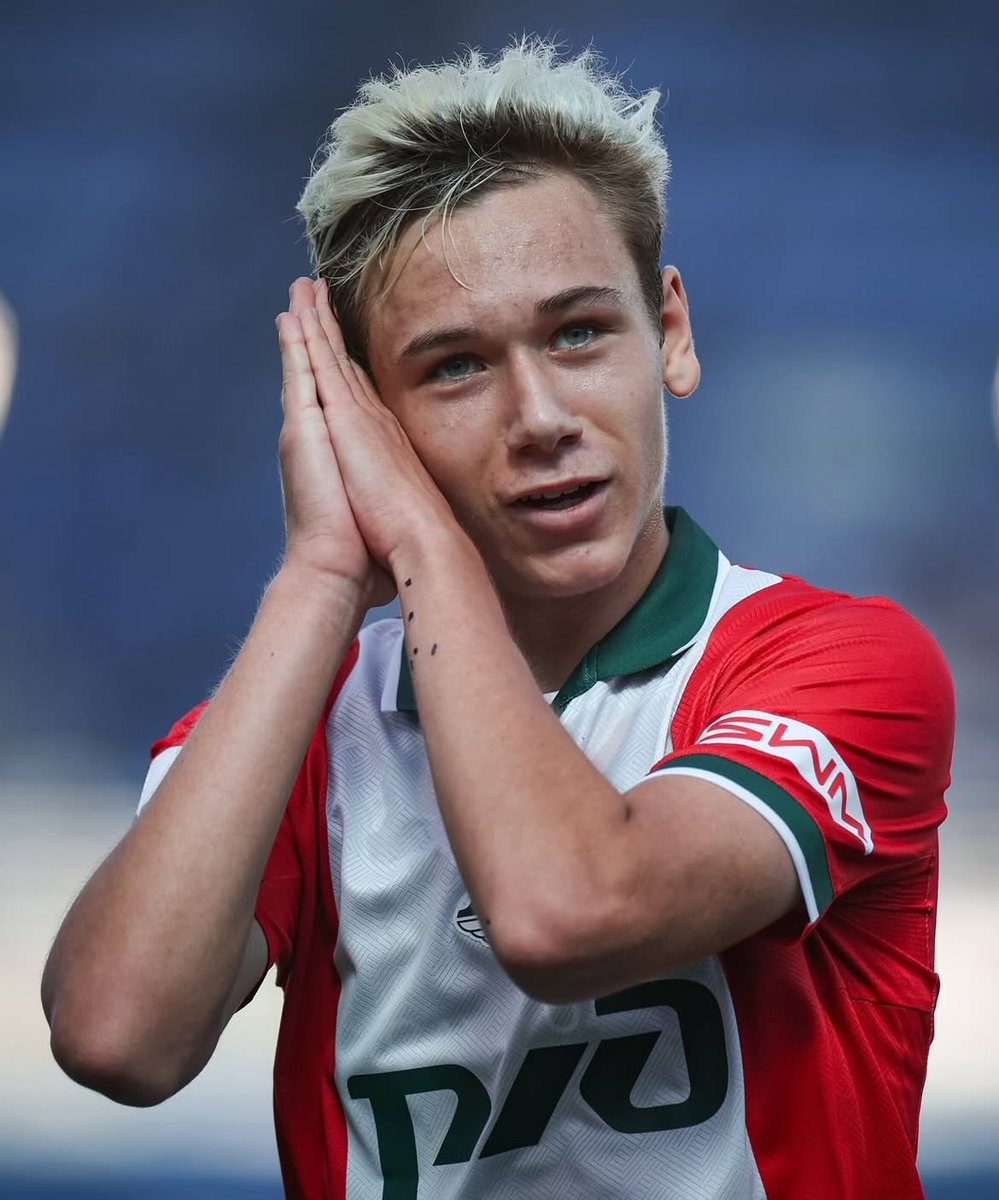 Mídia turca: Galatasaray perto de contratar meio-campista Batrakov do Lokomotiv Moscou