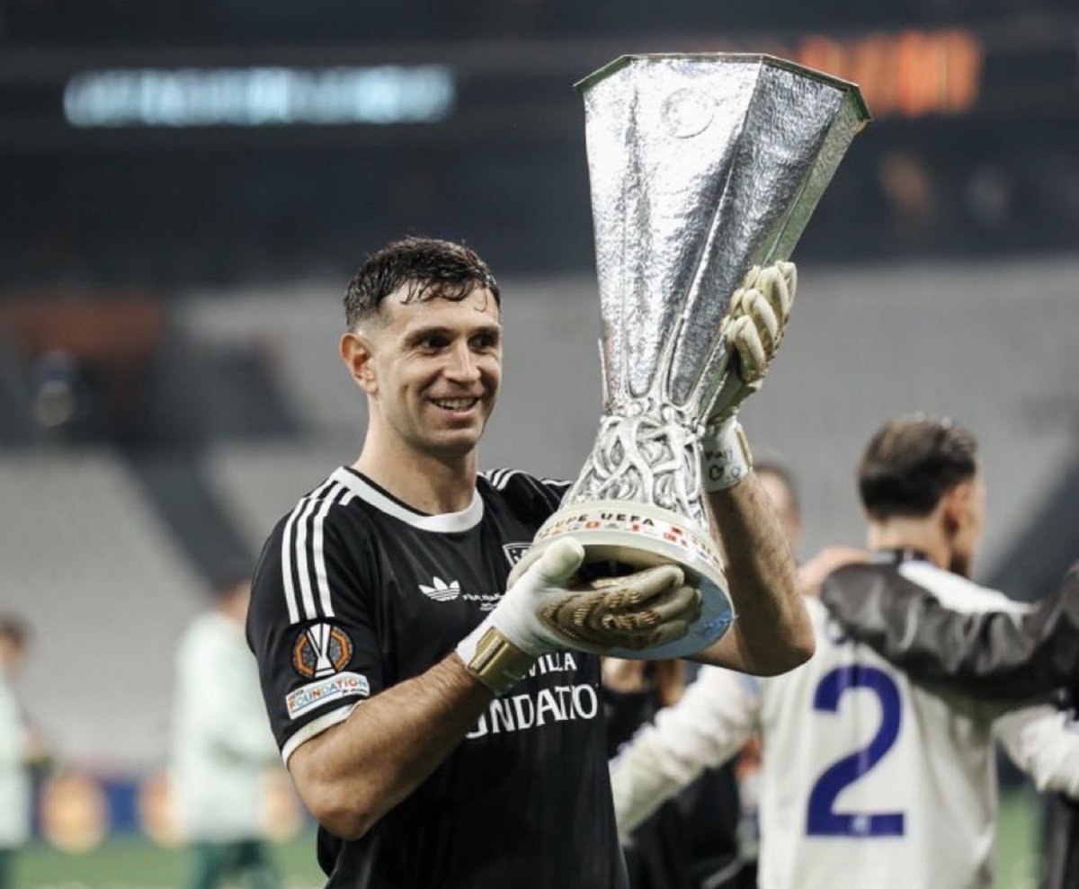 Romano: Juve fragt erneut nach Martinez an, Aston Villa interessiert an Z. Suzuki