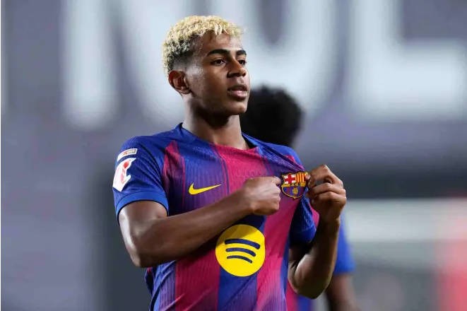 Flick intende far giocare Yamal sempre più da numero 10 in questa stagione