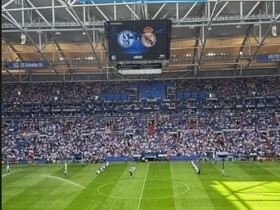 樊振东现场观战皇马vs沙尔克04，并发文：hala madrid