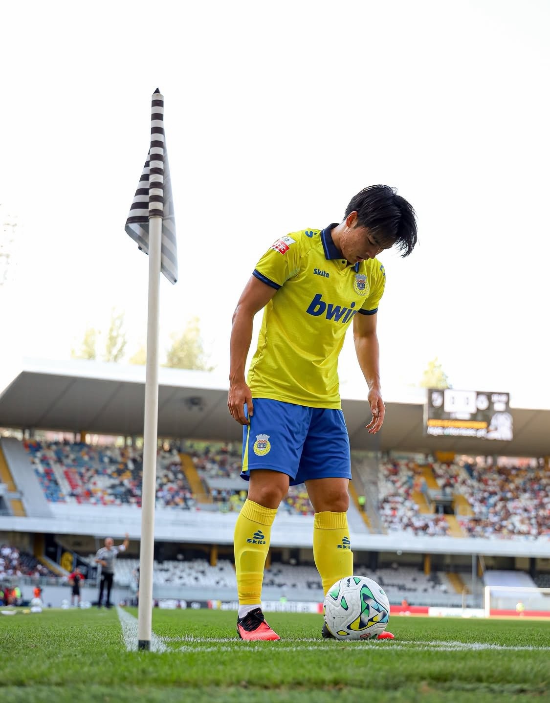 Portugiesische Medien: Rayo Vallecano Madrid könnte die 10-Millionen-Euro-Ausstiegsklausel für den japanischen Mittelfeldspieler Taichi Fukui aktivieren