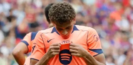 Sport: Jogadores do Barça brincam com o nome de Hamza no ritmo de Haaland