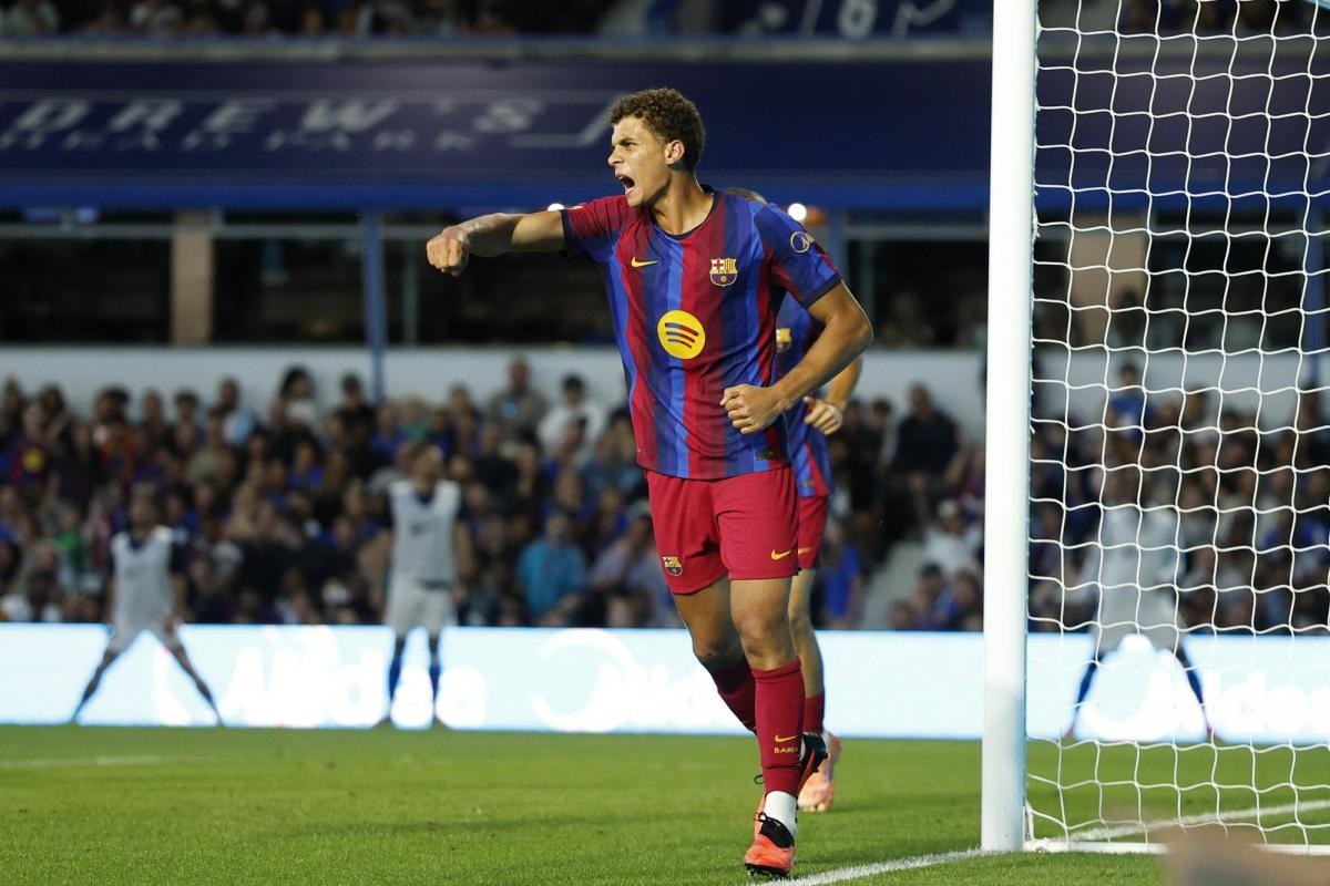 L'Équipe: Hamza, atacante de 18 anos, brilha na pré-temporada e pode preencher lacuna no ataque do Barça
