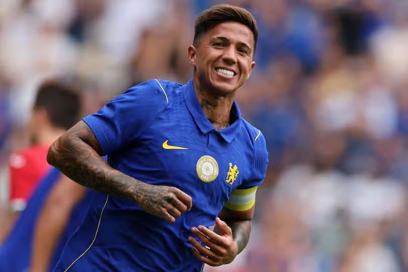 Medios ingleses: Chelsea busca reemplazo para Enzo, Wharton podría costar casi 100 millones de libras