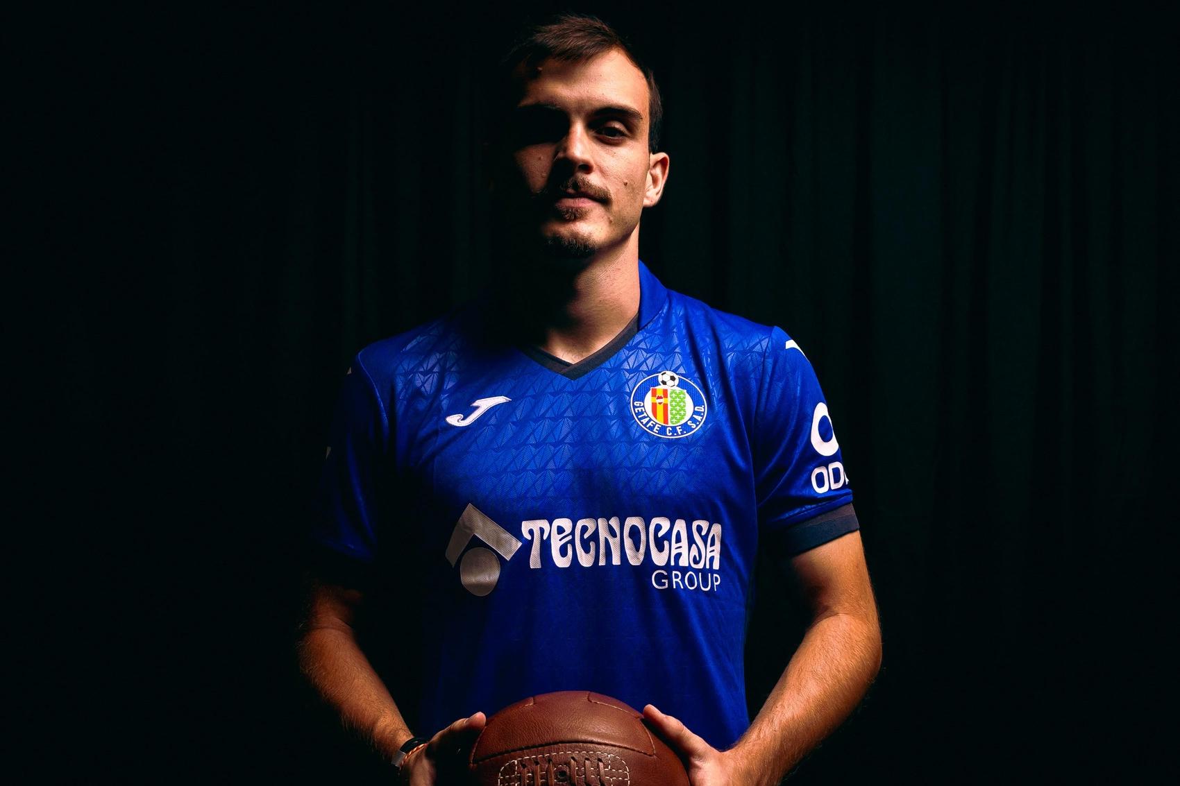 Getafe chiêu mộ đội trưởng Zaragoza Serrano, ký hợp đồng đến năm 2029