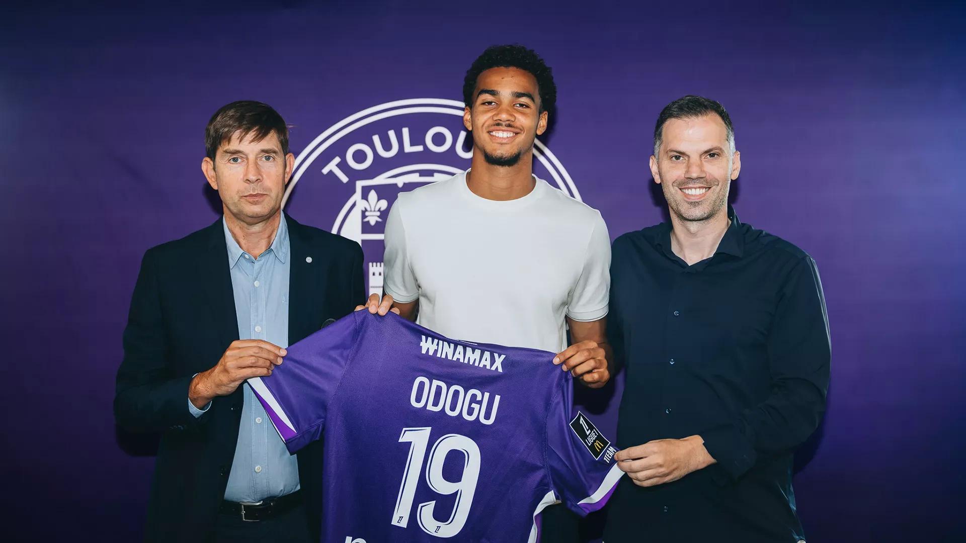 Oficial: Toulouse ficha cedido al defensa de Milan de 20 años Odogwu por un año