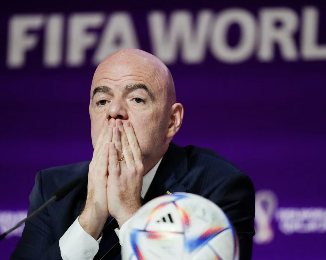 Infantino austauschen? Er ist nur der Teufel im Zentrum des Sturms.