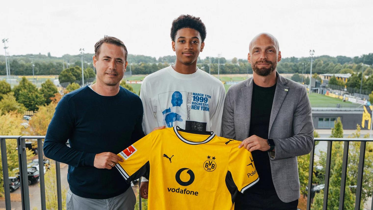 Dortmund ký hợp đồng dài hạn với tuyển thủ Luxembourg 17 tuổi Enzo Duarte