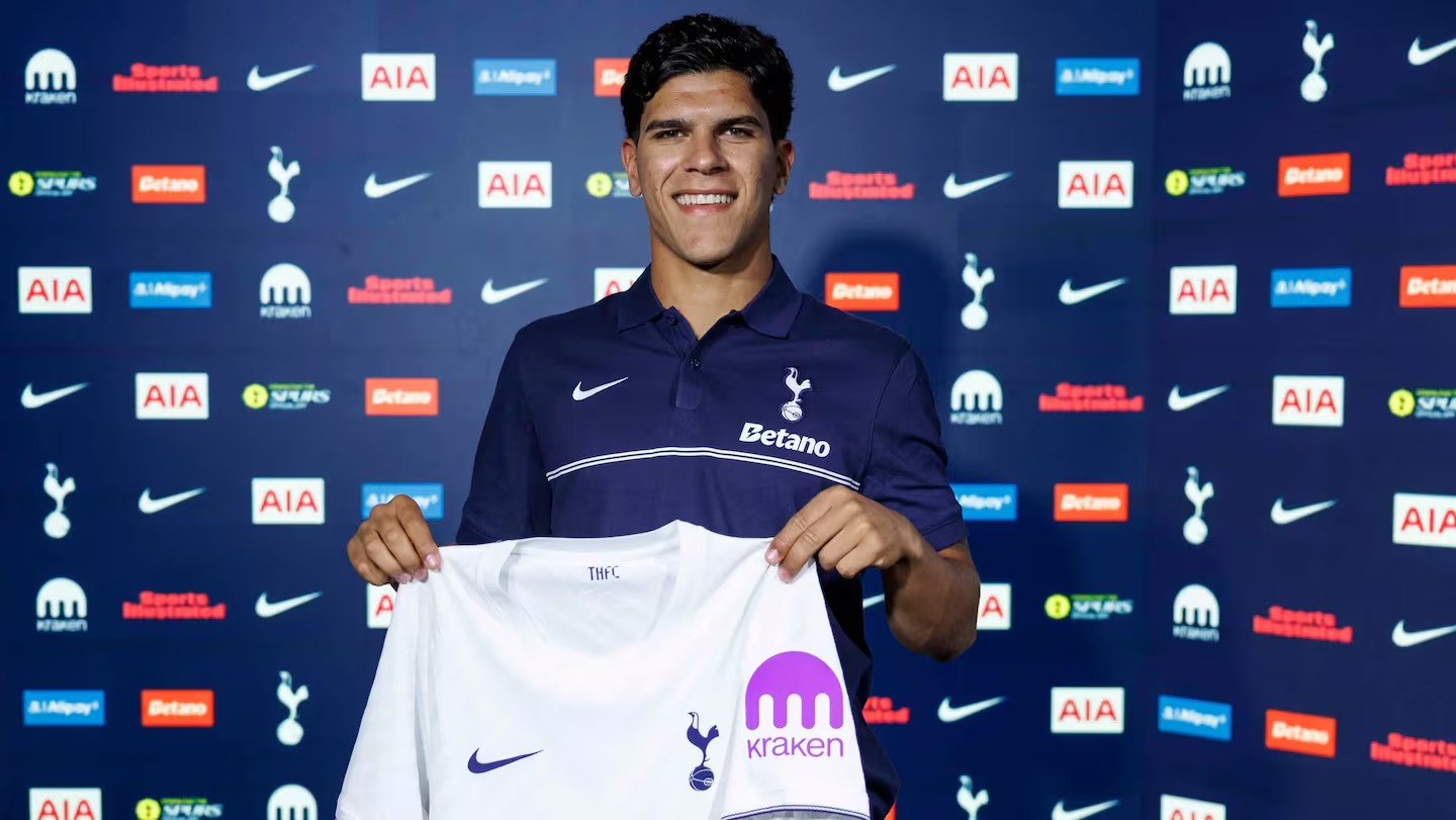 As: Le squadre de La Liga si trattengono negli acquisti, quelle di Premier League strapagano i giocatori come se giocassero col fuoco