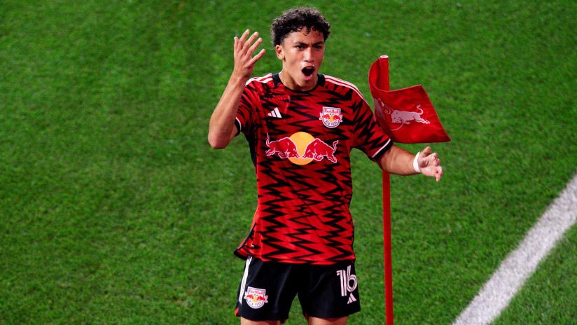 Ben Jacobs : Leipzig s'intéresse à nouveau à Julian Hall, l'attaquant de New York RB
