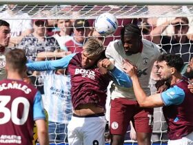 West Ham 1-2 Charlton Athletic: Taty Castellanos misses late penalty as Hammers beaten