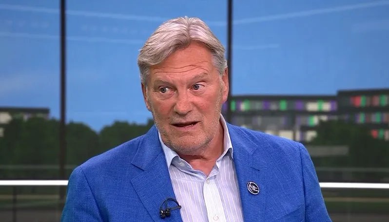 Hoddle: Tottenham sollte Kurzpässe aufgeben, De Zerbis Kritik an Moore war übertrieben