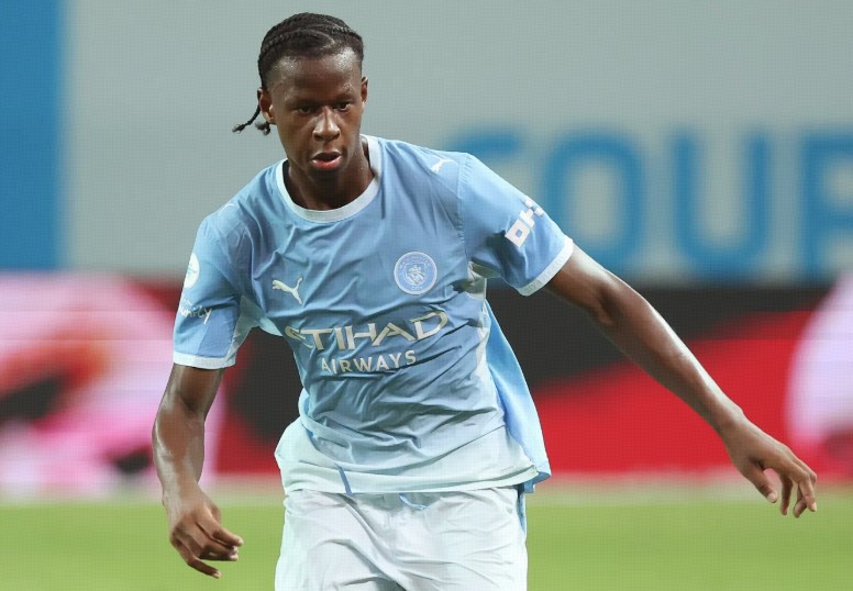Media Inggris: Coventry Akan Merekrut Bek Tengah Man City Stephen Mfuni, Watford Juga Berminat