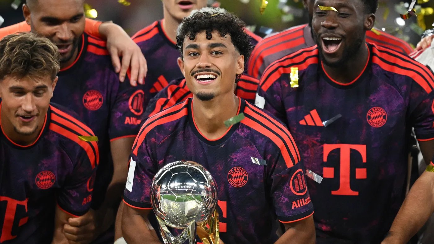 Brown: É ótimo vestir a camisa 11, Coman e Douglas Costa usaram esse número