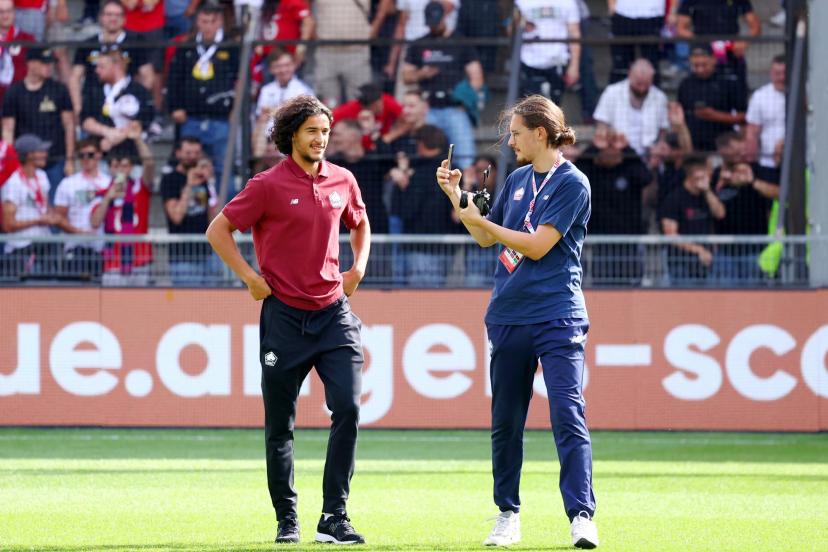 Torcida do Lille grita por três minutos "Obrigado, Bouaddi" antes de sua transferência de 100 milhões de euros para o Manchester City
