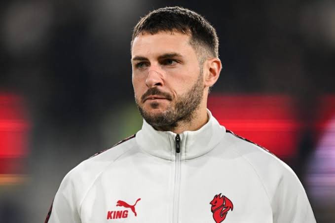 Santiago Gimenez a accepté de rejoindre le FC Porto, mais l'AC Milan réclame au moins 20 millions d'euros