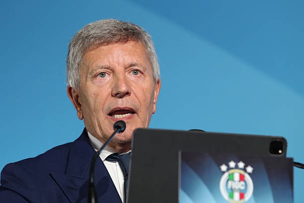 Le président de la Serie A annonce l'absence de matchs de championnat à l'étranger cette année et la Supercoupe pourrait rester en Italie