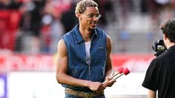 Hugo Ekitiké kehrt zu Stade Reims zurück und wird von Fans herzlich empfangen