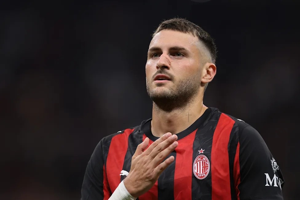Moretto: L'AC Milan et le FC Porto n'ont toujours pas trouvé d'accord sur Santiago Gimenez
