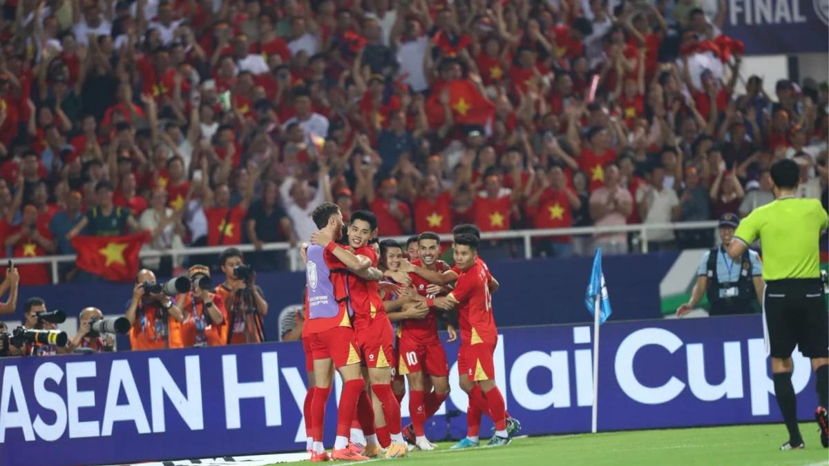 ベトナム、タイに合計4-2で勝利しASEANカップ史上初の連覇を達成