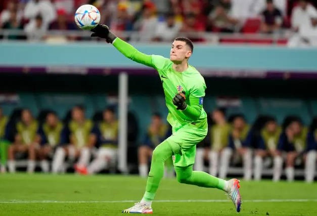 Livakovic si allena con il Barcellona, potrebbe giocare contro il Rayo se registrato in tempo