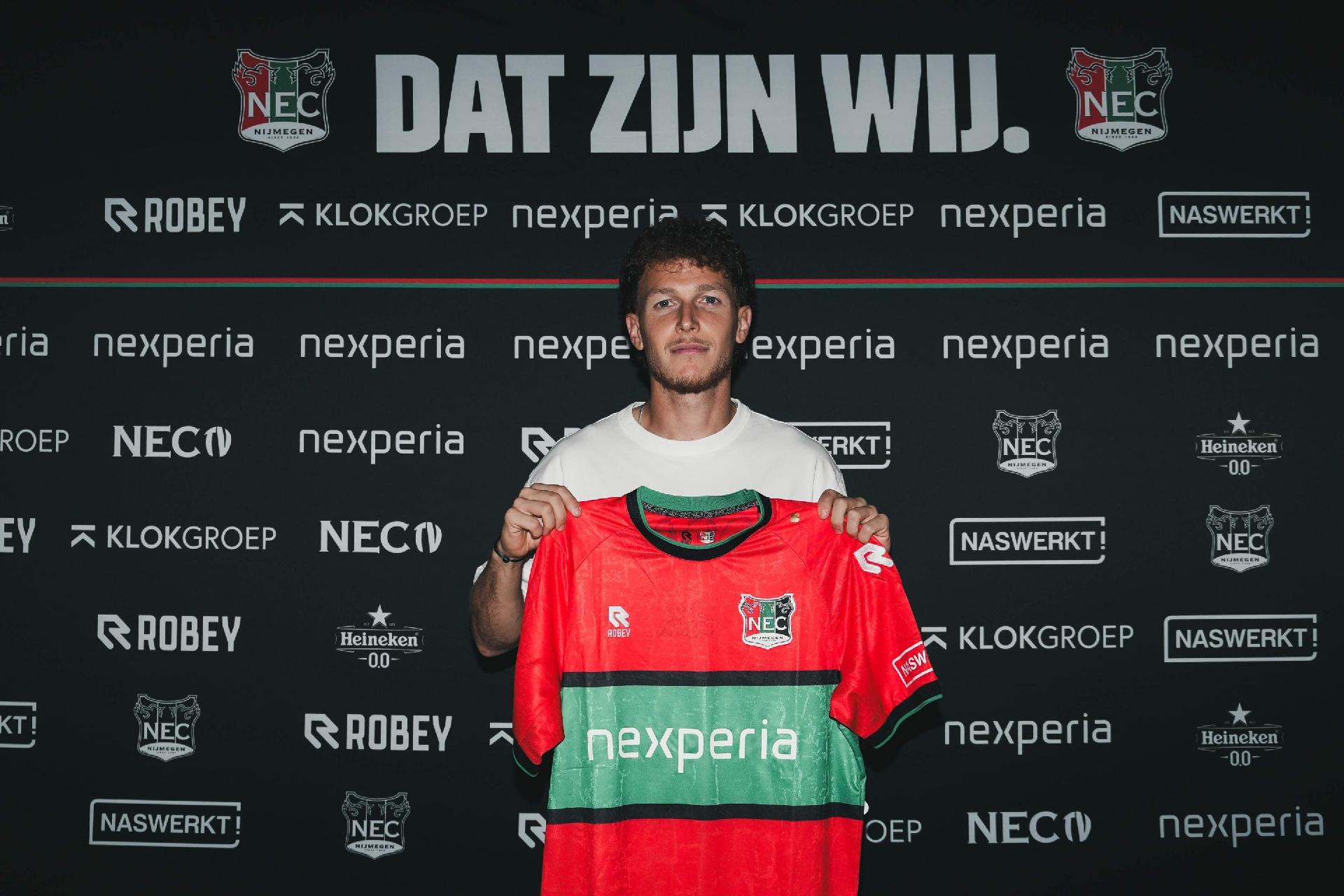 Chính thức: NEC ký hợp đồng hai năm với tiền vệ Dennis Geiger từ Hoffenheim