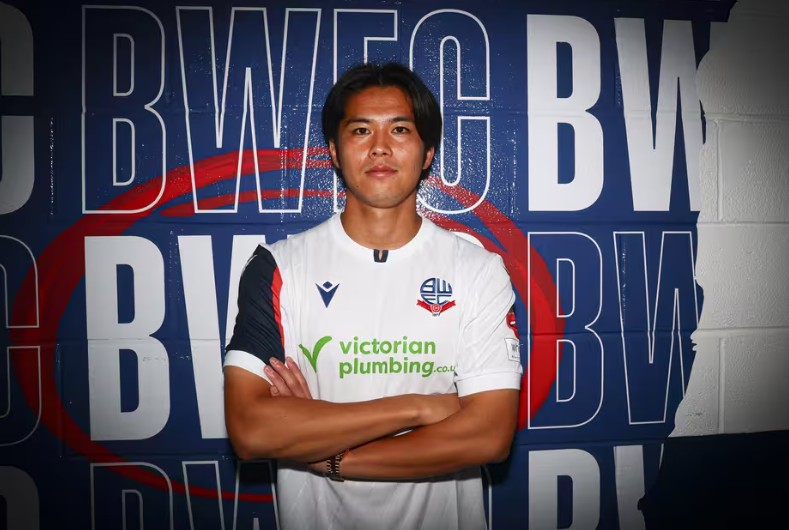Oficial: Bolton ficha al mediocampista japonés Atsuki Ito por tres temporadas