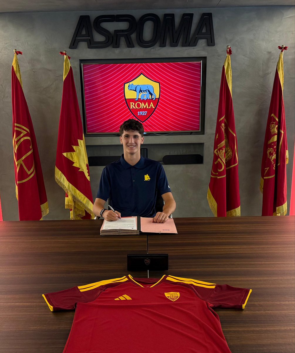 Oficial: Roma fichó al centrocampista Vukoje, de 18 años, hasta 2031