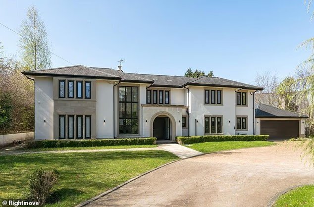 Foden et autres stars de Premier League perdent jusqu'à 450 000 £ sur la vente de leurs propriétés du Cheshire