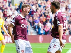 Hearts 2-1 St Johnstone: Jambos hold on for Scottish Premiership win