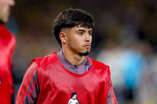 Sao trẻ Bayern Cardoso bị chấn thương vai, nhập viện kiểm tra