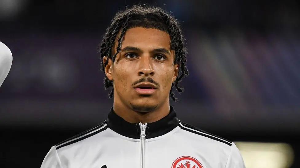 Frankfurt winger Bahoya willing to join Hull City, will undergo medical