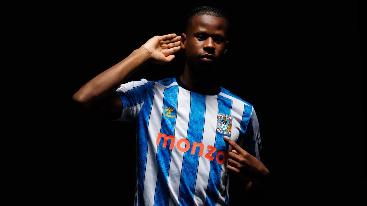 Resmi: Coventry Pinjam Bek Muda Manchester City Stephen Mfuni Selama Satu Musim