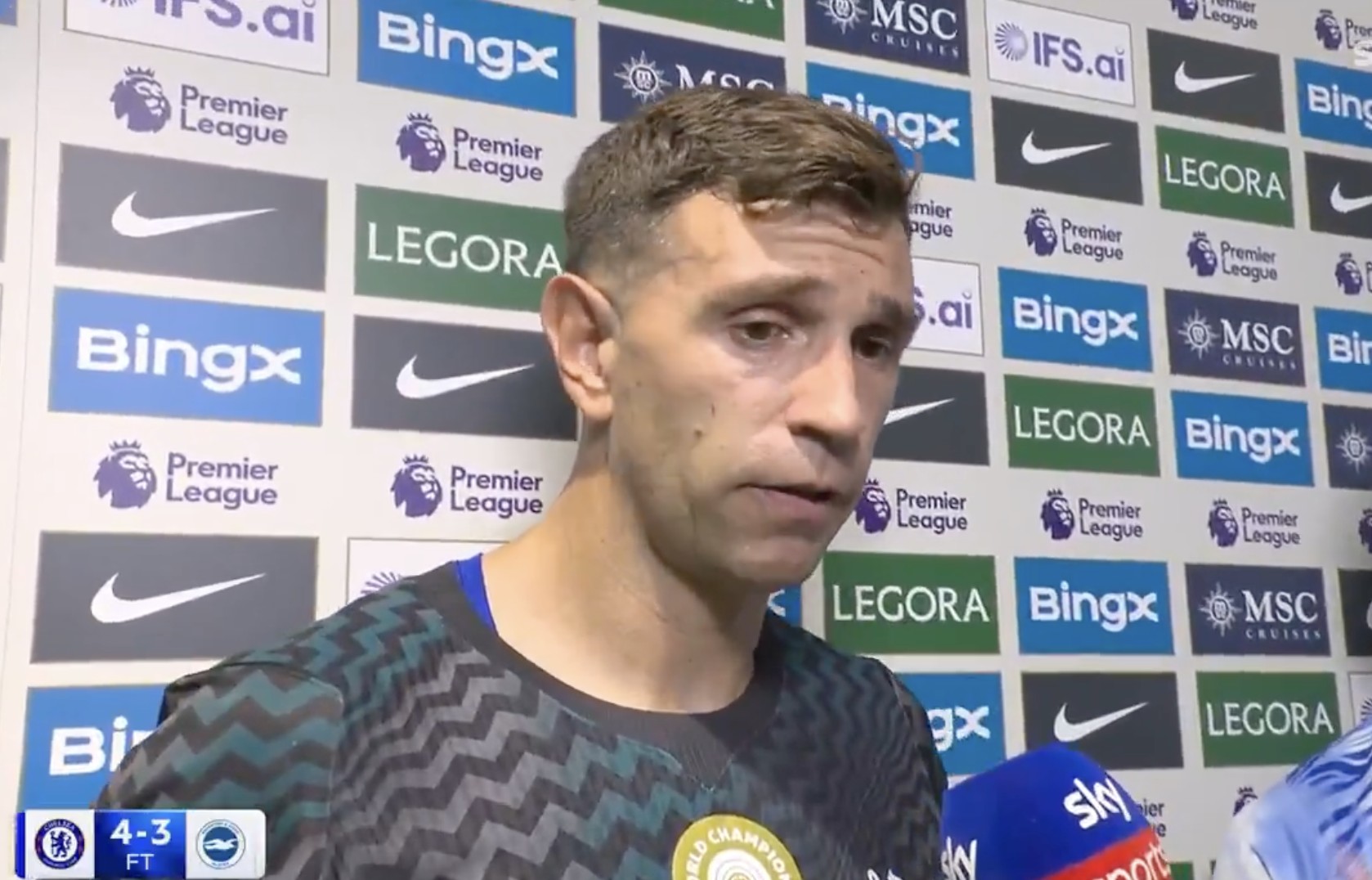 Emiliano Martínez : Je n'ai eu qu'un entraînement ; j'ai parlé avec des légendes de Chelsea comme Terry et Čech
