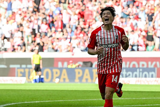 鈴木優斗、完璧なポジショニングからハットトリック達成！ ブンデスリーガ開幕戦で3得点を記録