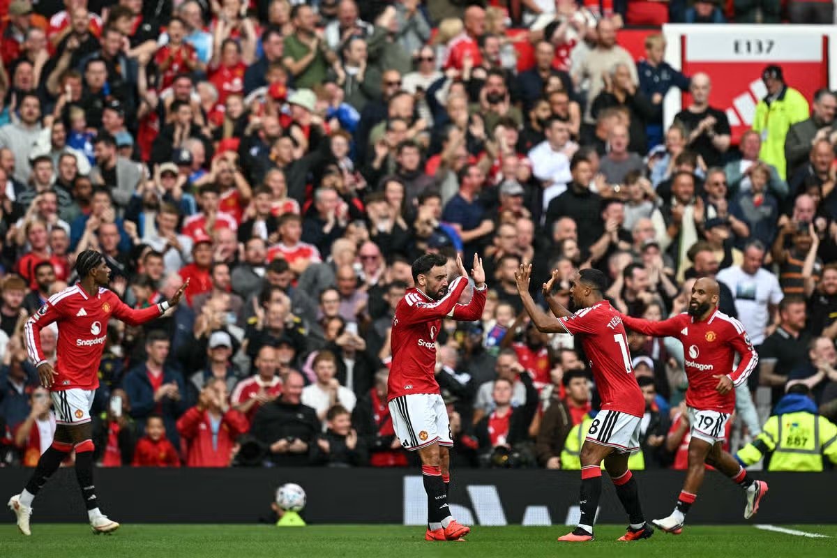 Bruno Fernandes tops Man United ratings with 9, Rashford and Mainoo on 8, Luke Shaw lowest with 5