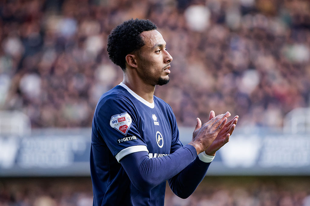 Media Nigeria: Brighton Kejar Winger Terbaik Championship Femi Azeez di Menit-Menit Terakhir Transfer